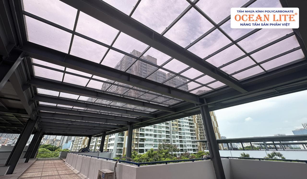 Trường THPT Chuyên Amsterdam